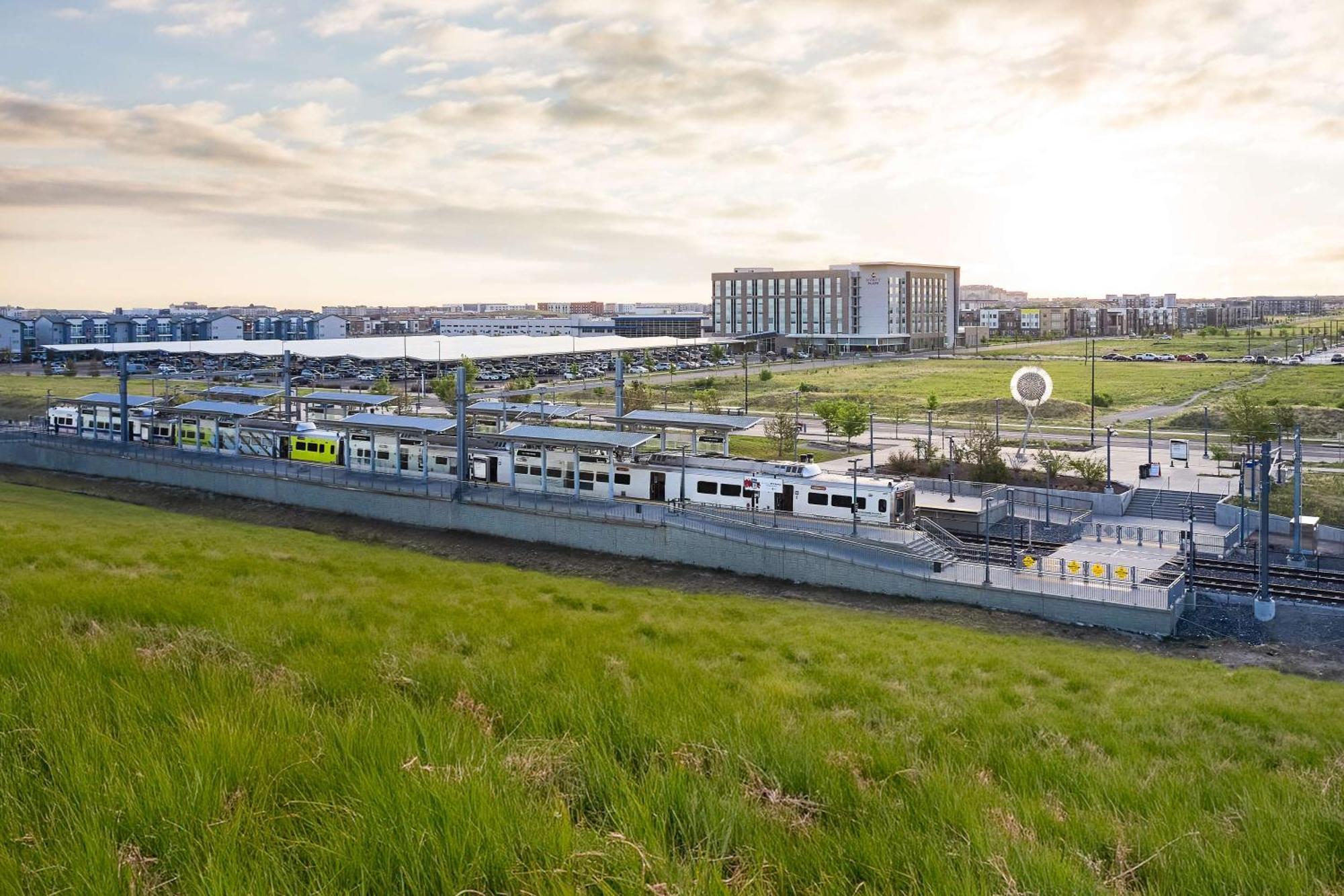 Hyatt Place Pena Station/Denver Airport Hotell Exteriör bild